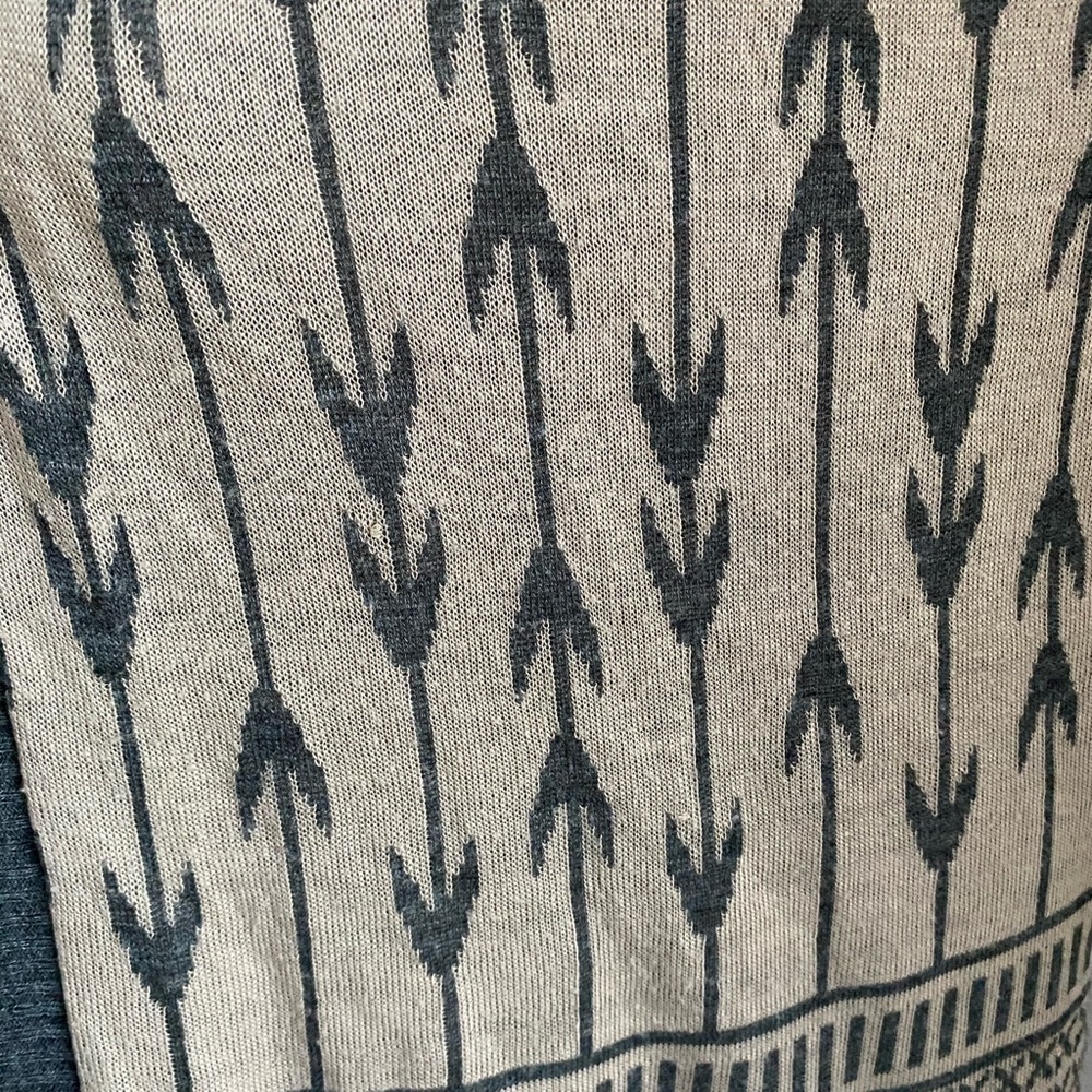 Cute fringed poncho - Picture 5 of 5